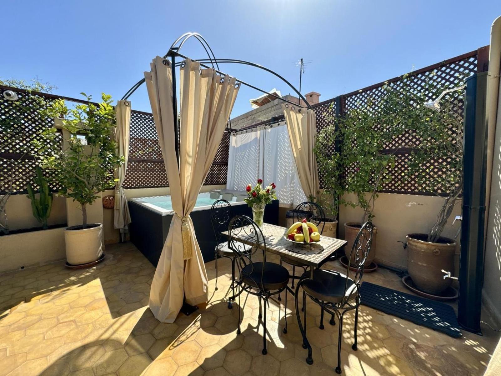 Riad Art De Vivre Avec Jacuzzi Марракеш Экстерьер фото