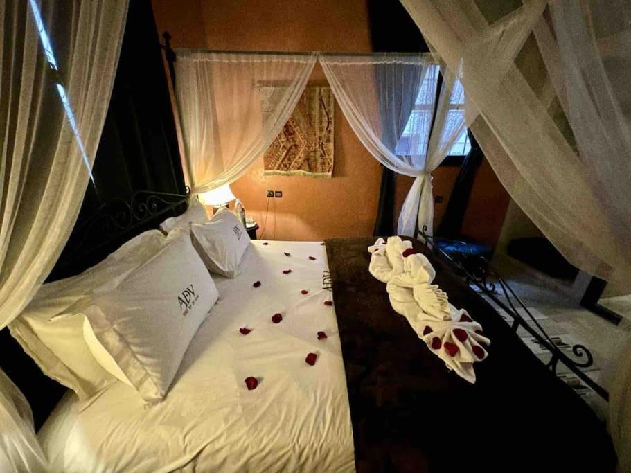 Riad Art De Vivre Avec Jacuzzi Марракеш Экстерьер фото