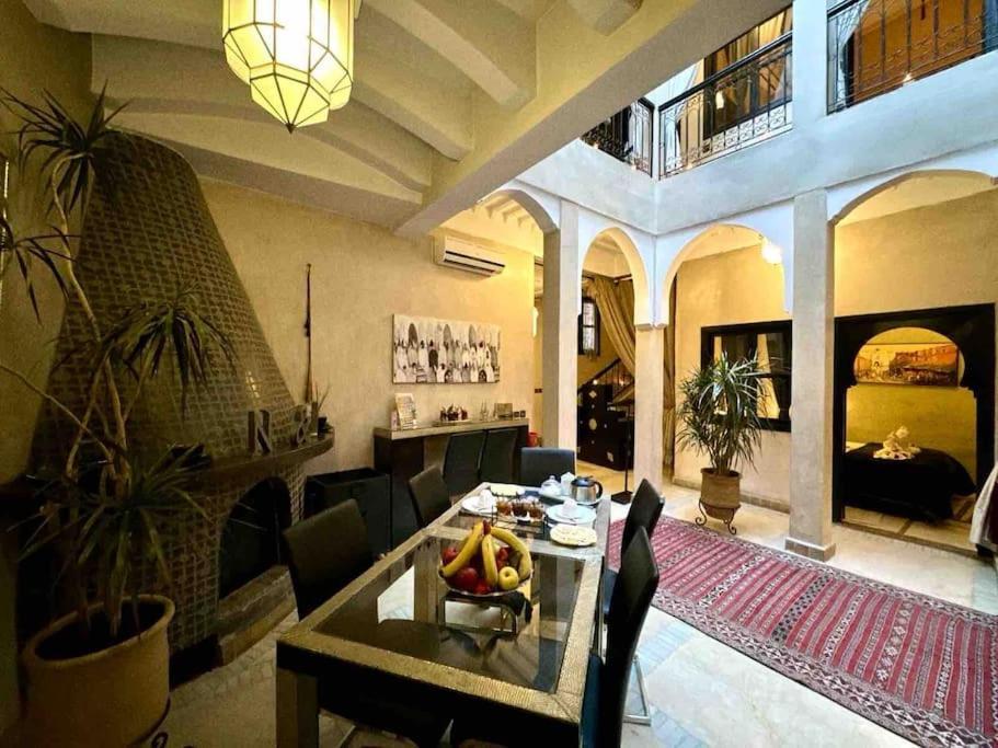 Riad Art De Vivre Avec Jacuzzi Марракеш Экстерьер фото