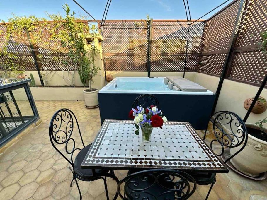 Riad Art De Vivre Avec Jacuzzi Марракеш Экстерьер фото
