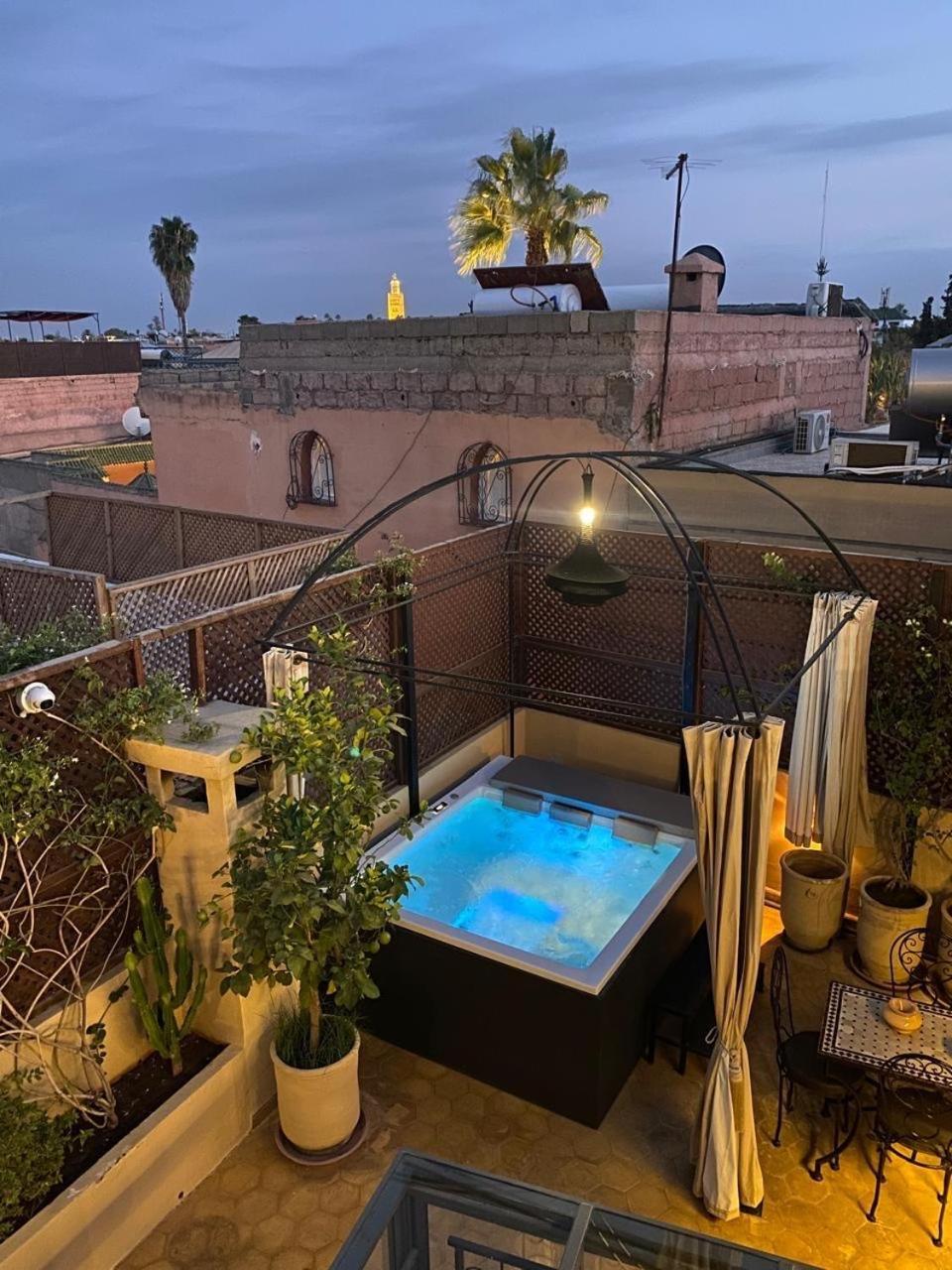 Riad Art De Vivre Avec Jacuzzi Марракеш Экстерьер фото